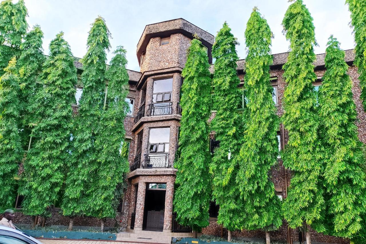 Discovery Courts Hotel Entebbe Exterior photo